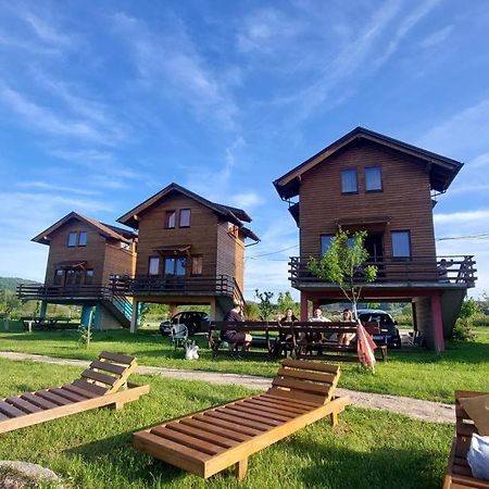 Holiday Homes Piralo Kostajnica Zewnętrze zdjęcie