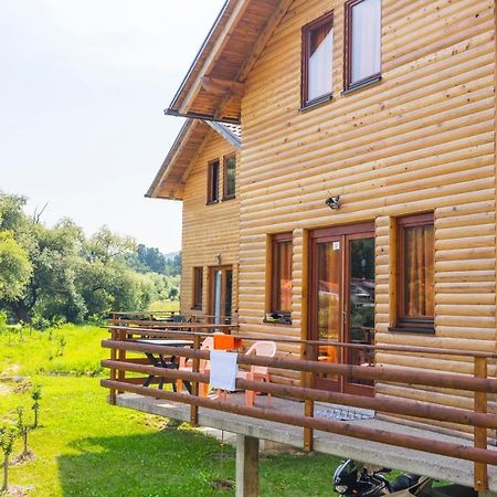Holiday Homes Piralo Kostajnica Zewnętrze zdjęcie
