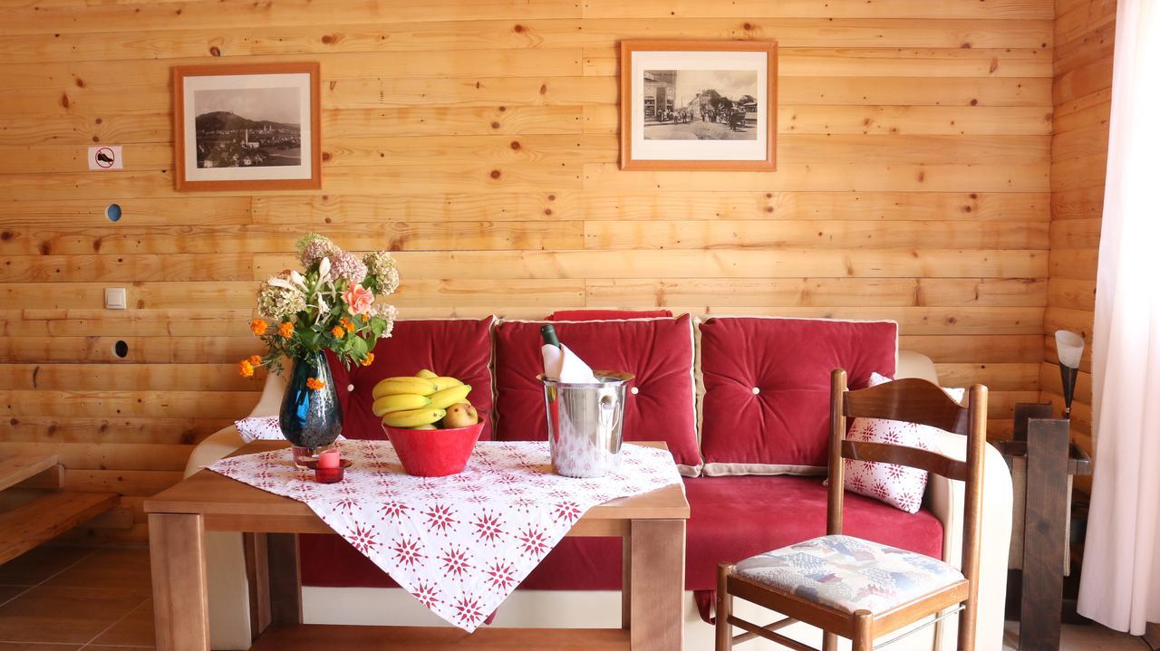 Holiday Homes Piralo Kostajnica Zewnętrze zdjęcie