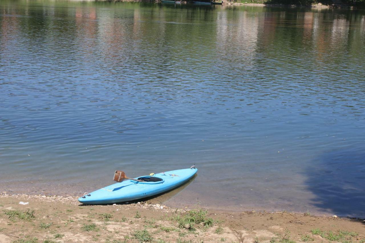Holiday Homes Piralo Kostajnica Zewnętrze zdjęcie